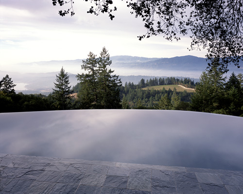 The Benioff Pool project from Lundberg Design blurs the boundaries of water, earth, and sky. Photo: Ryan Hughes