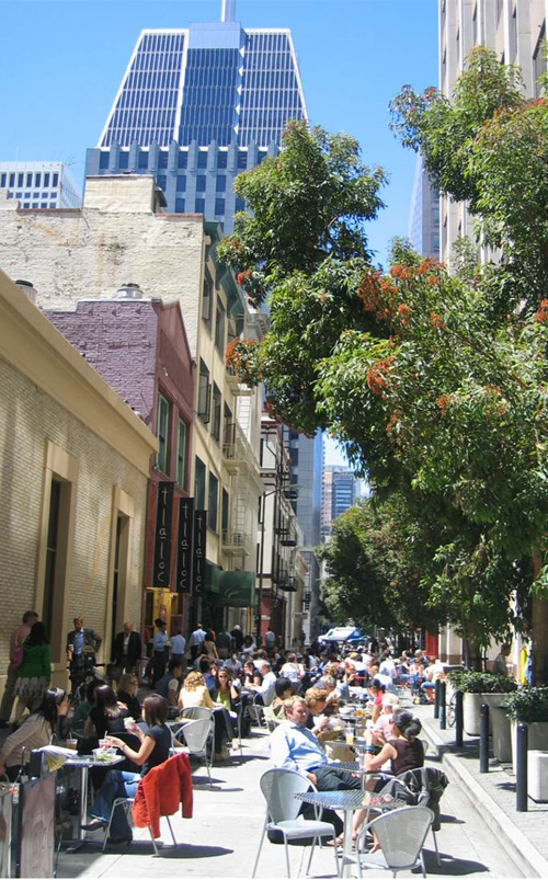 San Francisco's Commercial Street alley offers an ideal lunch hour hangout in the Financial District. Photo: David Winslow