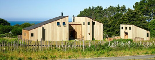 Malcolm Davis’ Earthy, Approachable Modernism